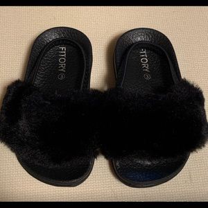 New fluffy toddler sandles